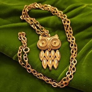 Gold-tone Owl Pendant Necklace - AVON Women’s Gold Necklace 25" Chain